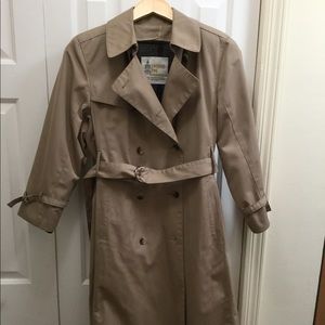 London fog double-breasted trench coat size 6